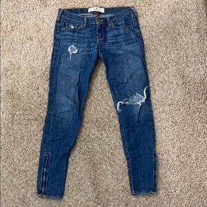 Hollister distressed blue skinny zipper jeans w26